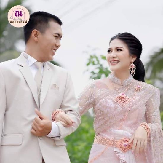 ร้านเช่าชุดแต่งงานสมุทรปราการ Napattraporn  - บริการสั่งตัดชุดไทย ชุดผ้าไหม ตามแบบ ร้านเช่าชุดแต่งงานสมุทรปราการ Napattraporn  - บริการสั่งตัดชุดไทย ชุดผ้าไหม ตามแบบ